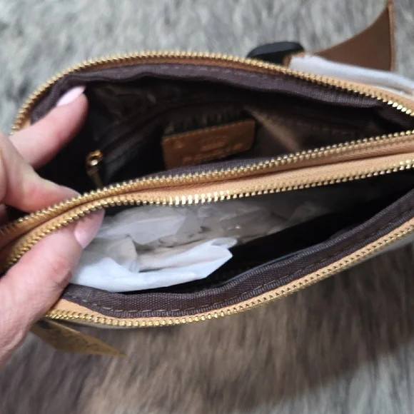 NWT White and Tan Women's Bag - Picture 7 of 11